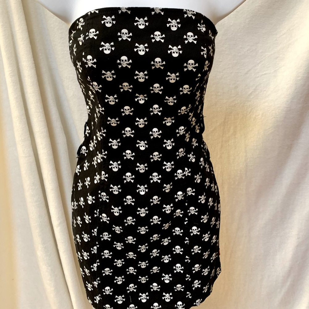 Strapless sheath dress -edgey print-NYC cool .